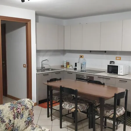 דירה Maisonette מונטקיו אמיליה
