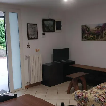 Maisonette דירה מונטקיו אמיליה