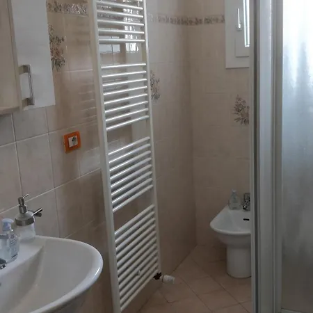 דירה Maisonette מונטקיו אמיליה