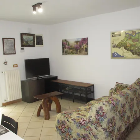 Lägenhet Maisonette Montecchio Emilia