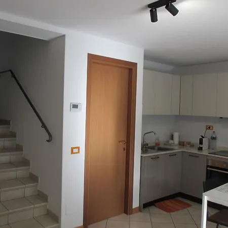 Lägenhet Maisonette Montecchio Emilia